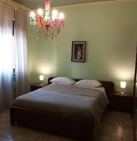 Sandy Oda ve Kahvaltı Figline Valdarno