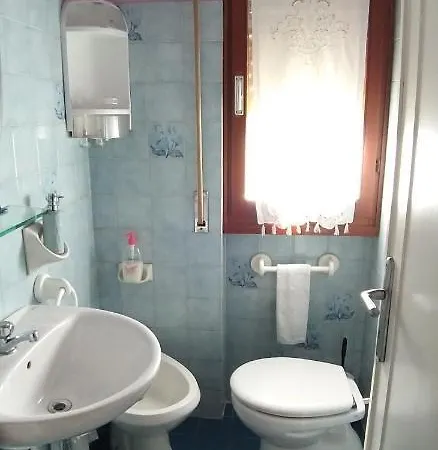 Sandy Oda ve Kahvaltı Figline Valdarno